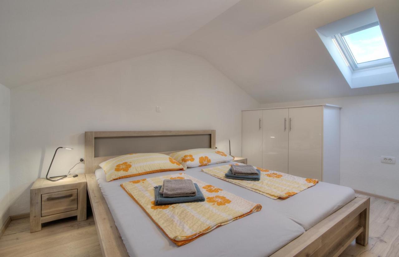 Appartement Bc Eleven - Mit Zentralheizung à Senj  Extérieur photo