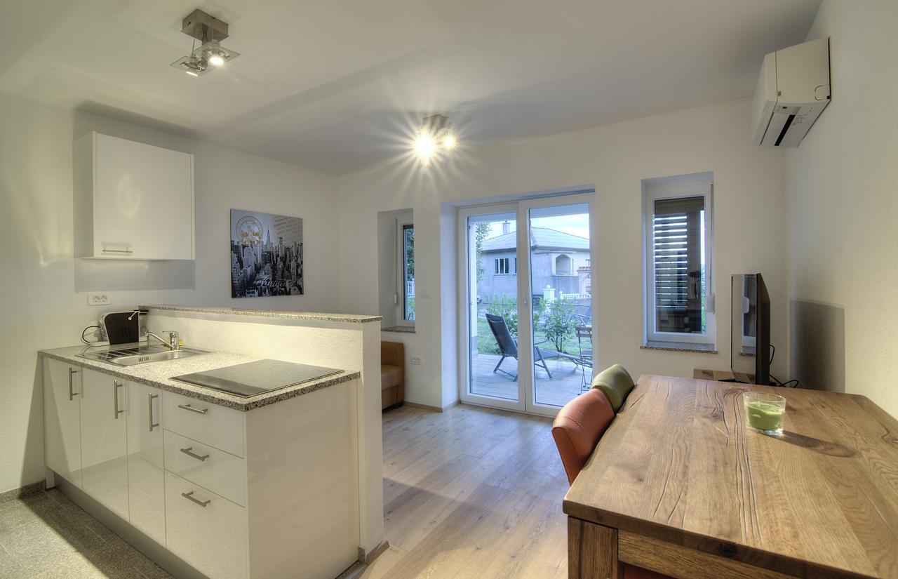 Appartement Bc Eleven - Mit Zentralheizung à Senj  Extérieur photo